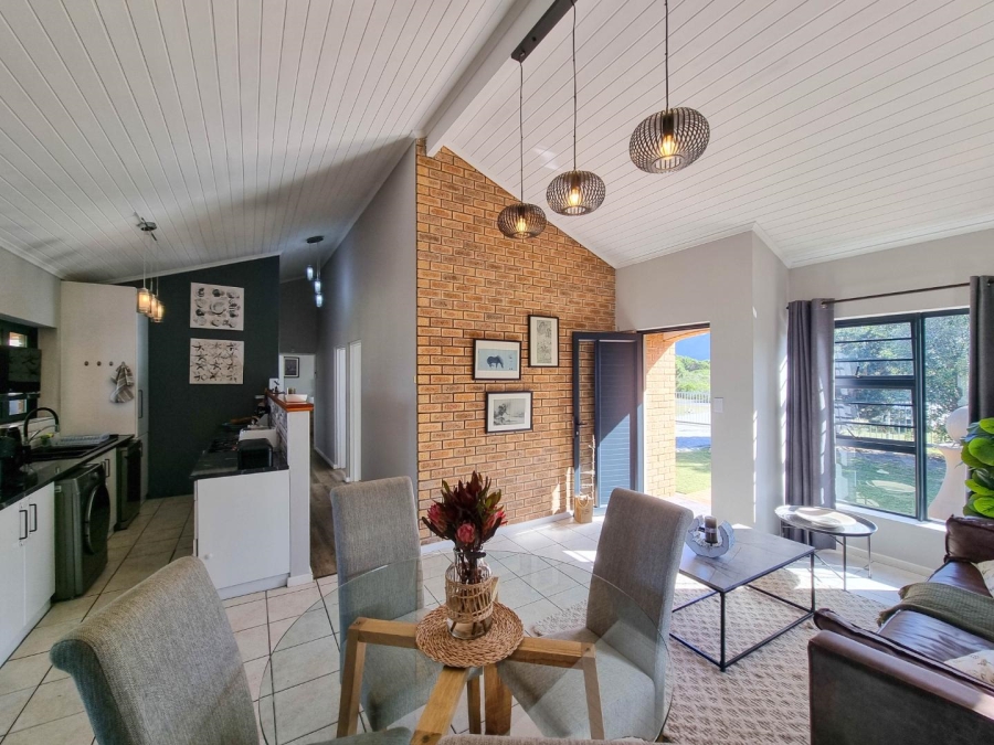4 Bedroom Property for Sale in Sandbaai Western Cape